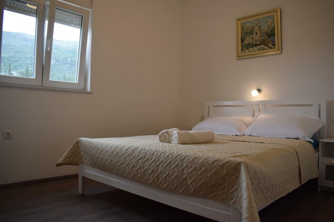 Appartamento Apartman Dani-Podstrana Esterno foto