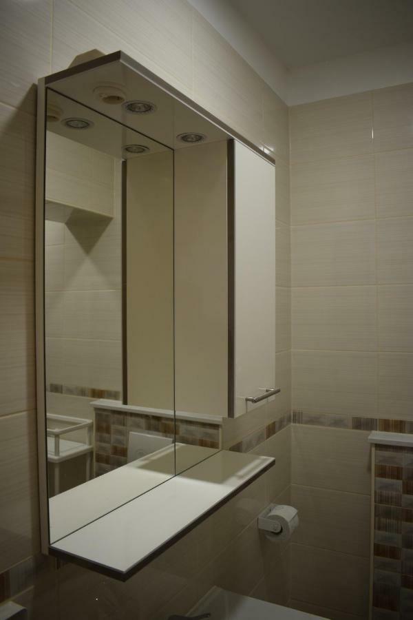 Appartamento Apartman Dani-Podstrana Esterno foto