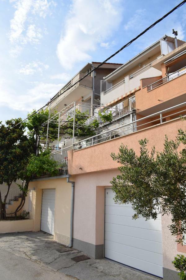 Appartamento Apartman Dani-Podstrana Esterno foto