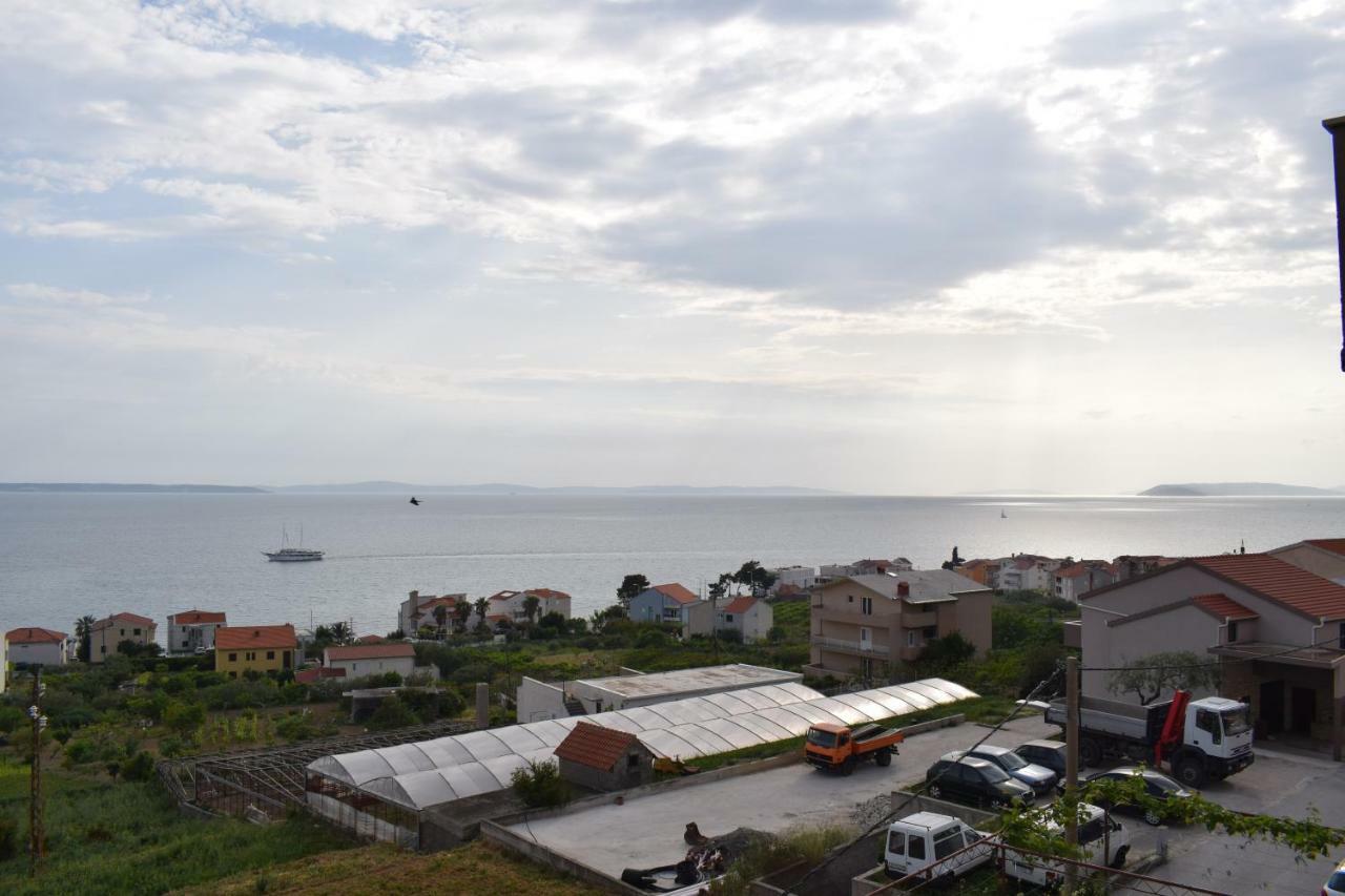 Appartamento Apartman Dani-Podstrana Esterno foto