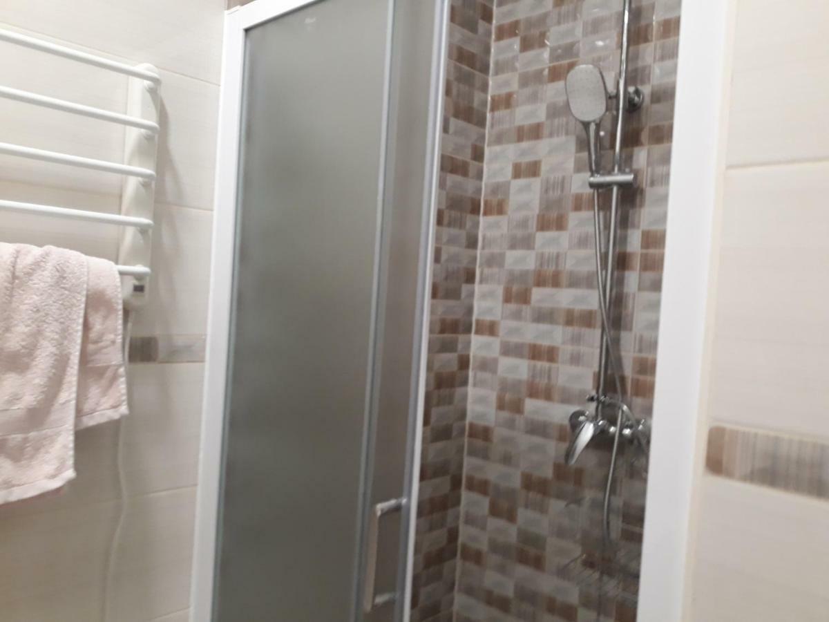 Appartamento Apartman Dani-Podstrana Esterno foto