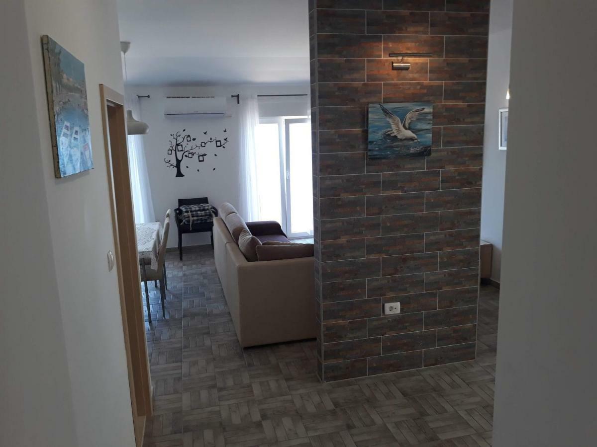 Appartamento Apartman Dani-Podstrana Esterno foto